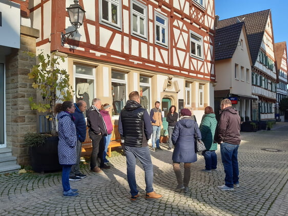 Die Mittagspause wurde für eine kurze Führung genutzt.