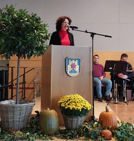 Nach einer musikalischen Begrüßung durch den Posaunenchor Zaberfeld/Michelbach konnte Bürgermeisterin Diana Danner zahlreiche Senioren in der Halle herzlich willkommen heißen.